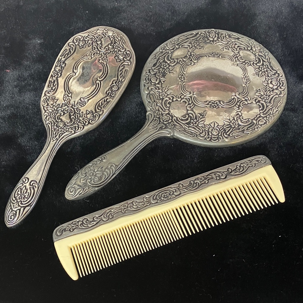 Silver plated French style vanity set